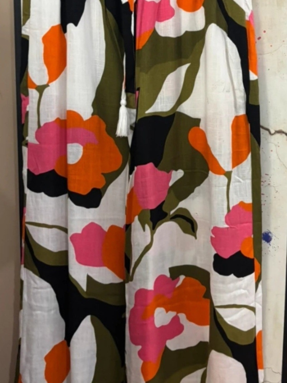 Vince Camuto Bold Floral Wide-Leg Pants in White Size M - Picture 2 of 3